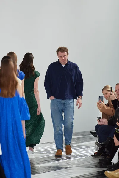 Look 48